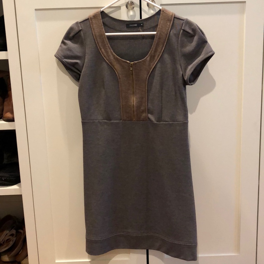 Dress by theme